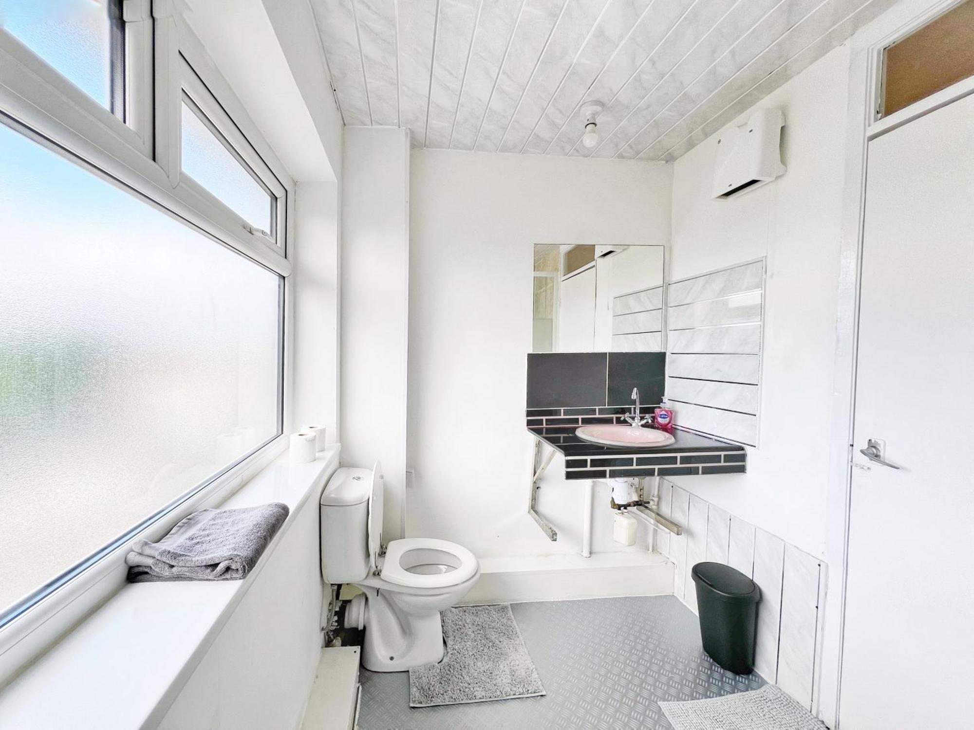 Rusholme Apartment - Sleeps 4 Manchester Eksteriør bilde